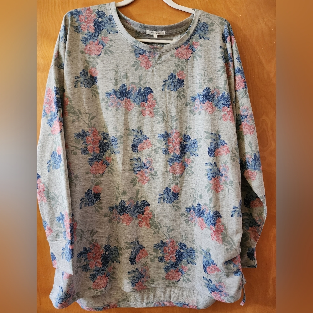 NWT Maurices size 2 floral top